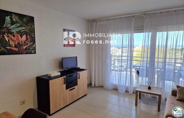 2 slaapkamer Flat te koop in Roses - € 225.000 (Ref: 9449325)