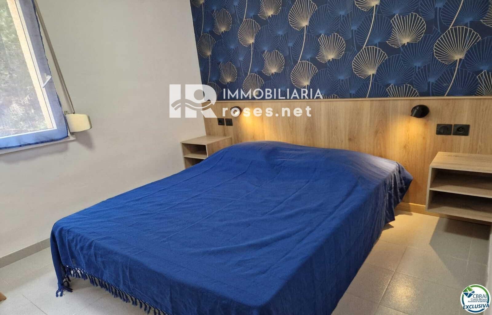 2 slaapkamer Flat te koop in Roses - € 225.000 (Ref: 9449325)