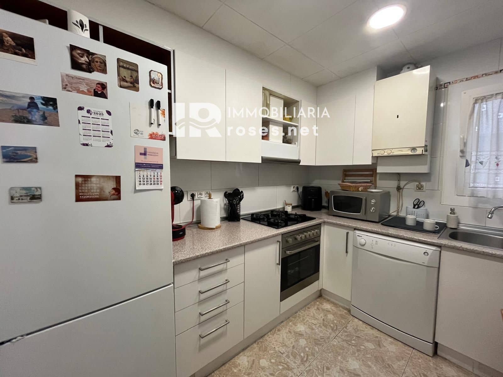 Piso de 4 habitaciones en Roses en venta - 199.500 € (Ref: 9449327)