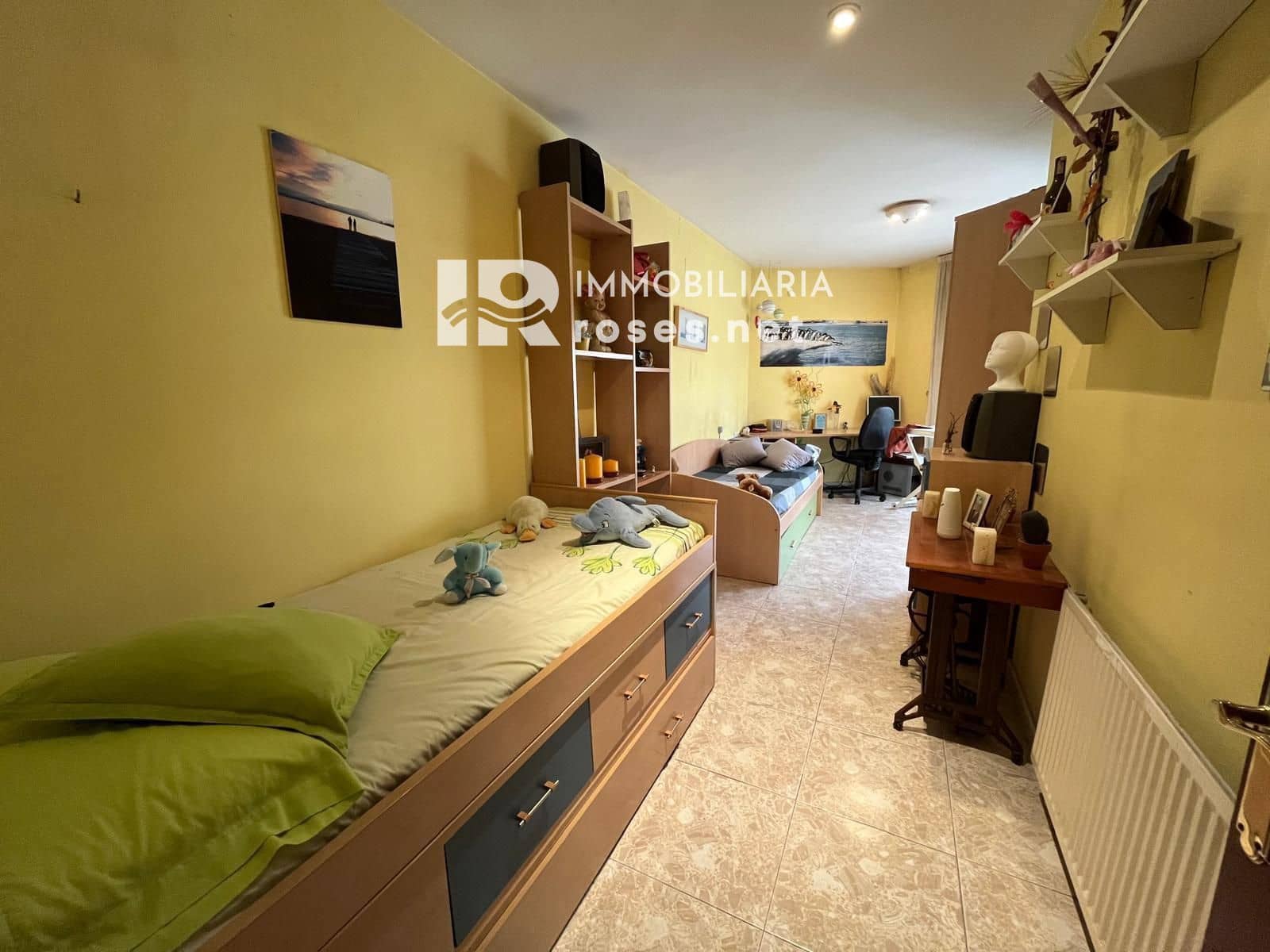 Piso de 4 habitaciones en Roses en venta - 199.500 € (Ref: 9449327)