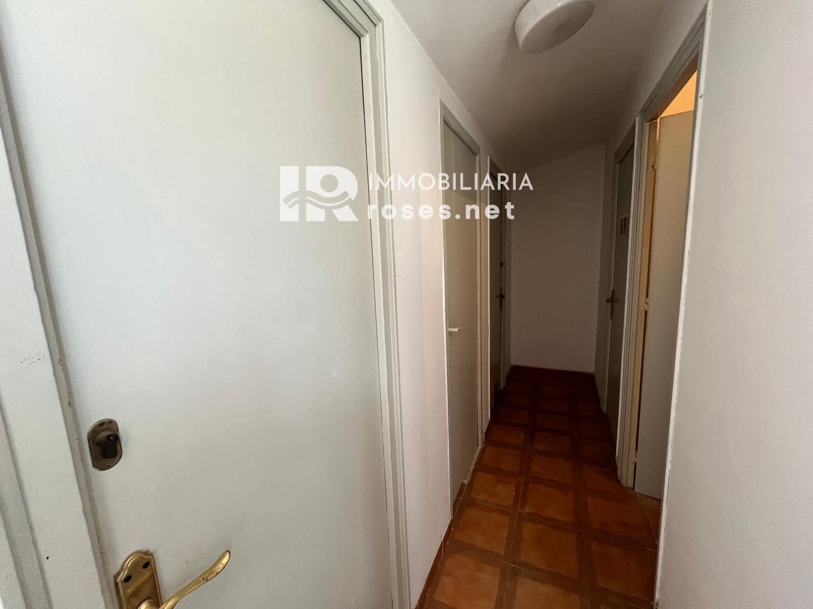 Piso de 4 habitaciones en Roses en venta - 199.500 € (Ref: 9449327)