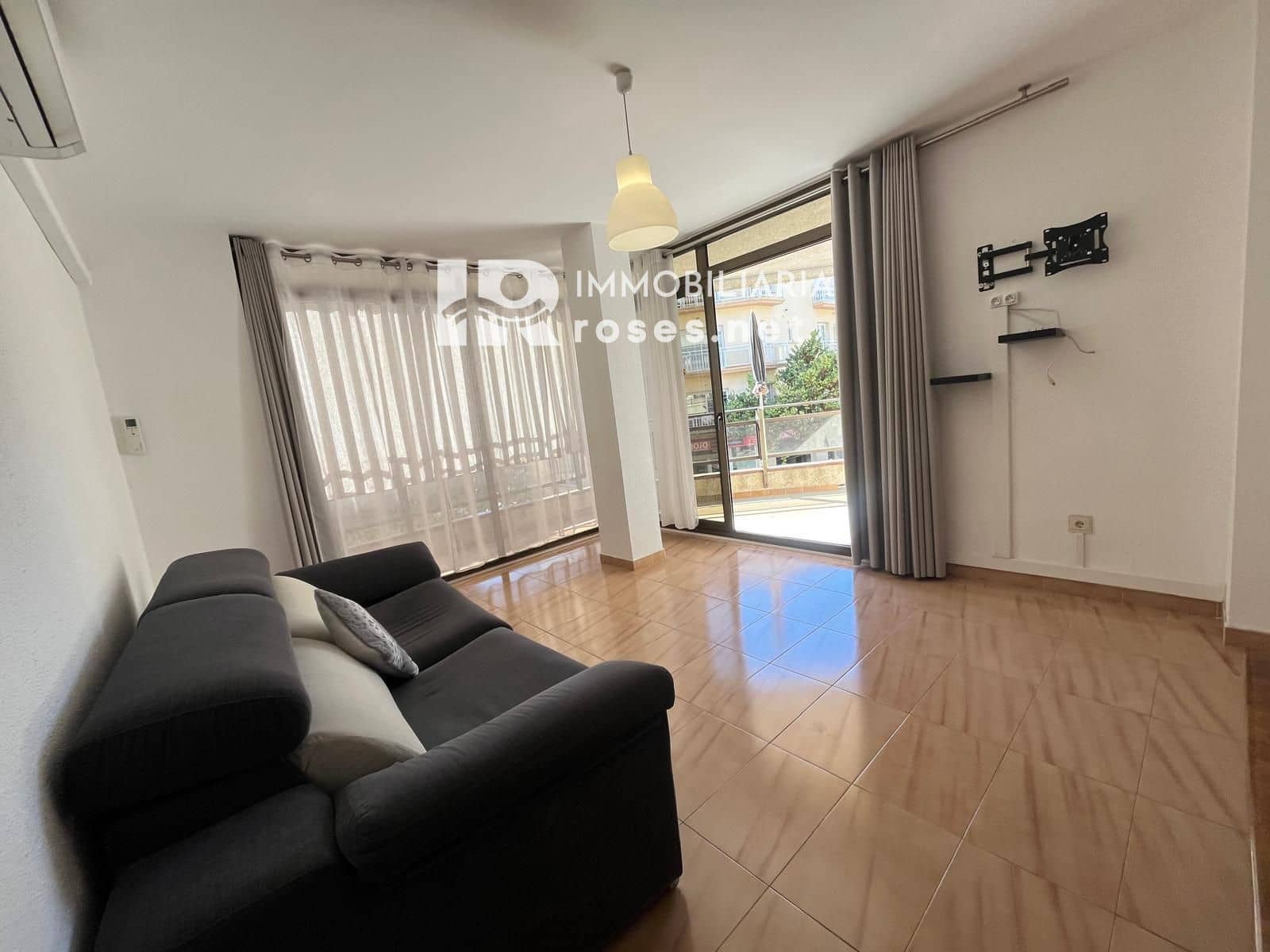3 bedroom Flat for sale in Roses - € 230,000 (Ref: 9449331)
