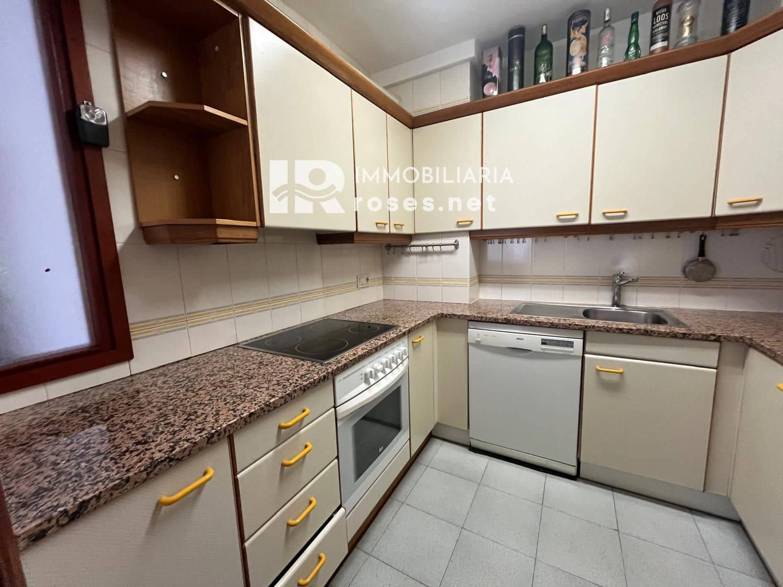 3 bedroom Flat for sale in Roses - € 230,000 (Ref: 9449331)