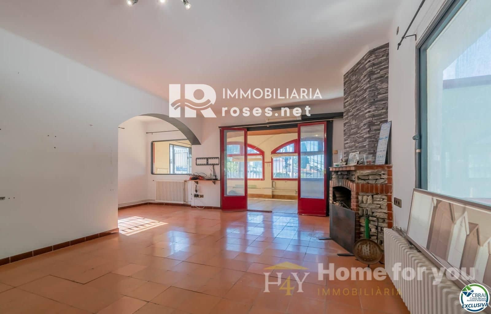 Chalet de 4 habitaciones en Roses en venta con garaje - 645.000 € (Ref: 9449335)