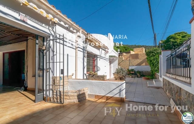 Chalet de 4 habitaciones en Roses en venta con garaje - 645.000 € (Ref: 9449335)