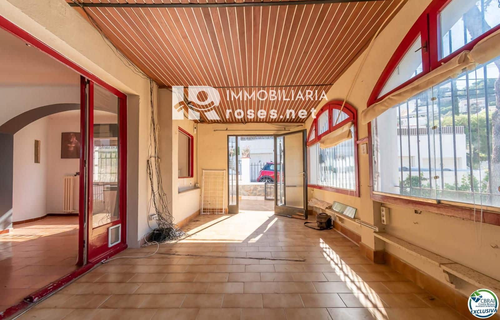 Chalet de 4 habitaciones en Roses en venta con garaje - 645.000 € (Ref: 9449335)