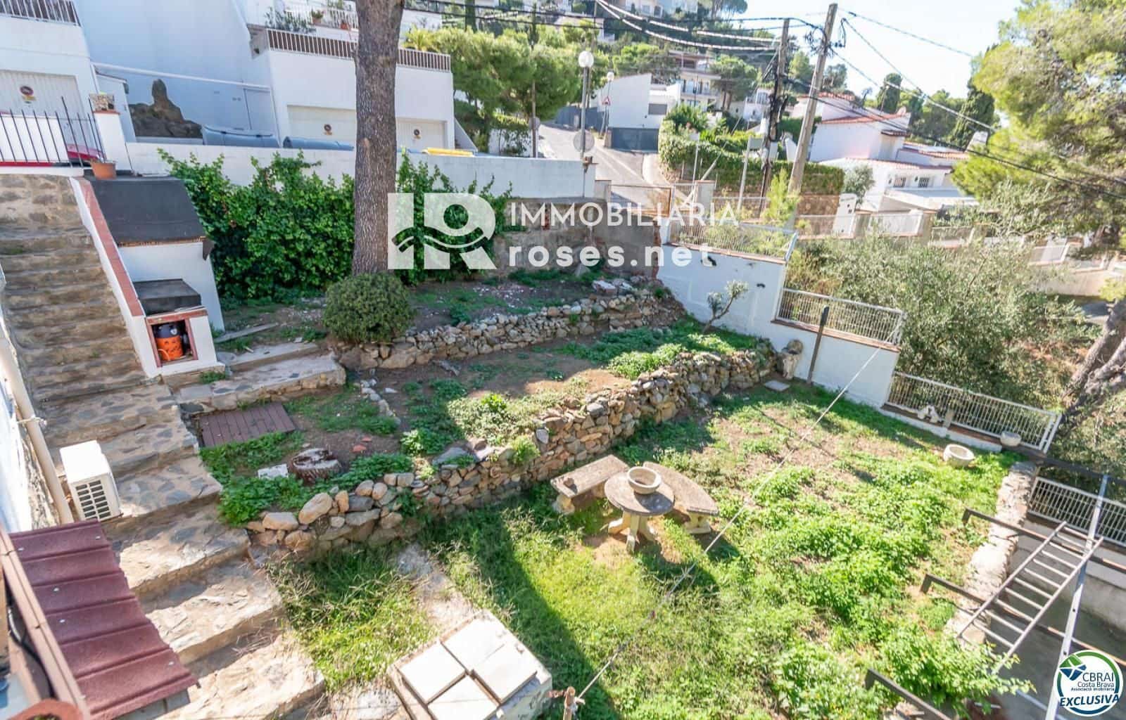 Chalet de 4 habitaciones en Roses en venta con garaje - 645.000 € (Ref: 9449335)