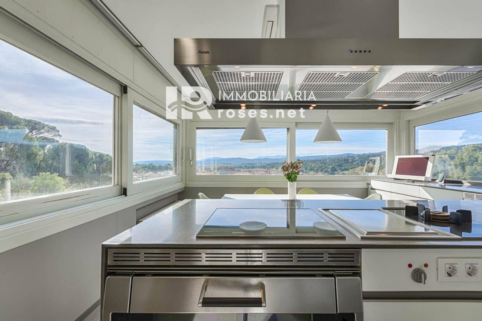 5 bedroom Villa for sale in La Jonquera with pool garage - € 890,000 (Ref: 9453434)