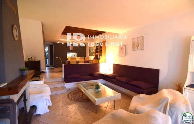 4 soverom Hus til salgs i Empuriabrava, Castelló d'Empúries med garasje - € 500 000 (Ref: 9495305)