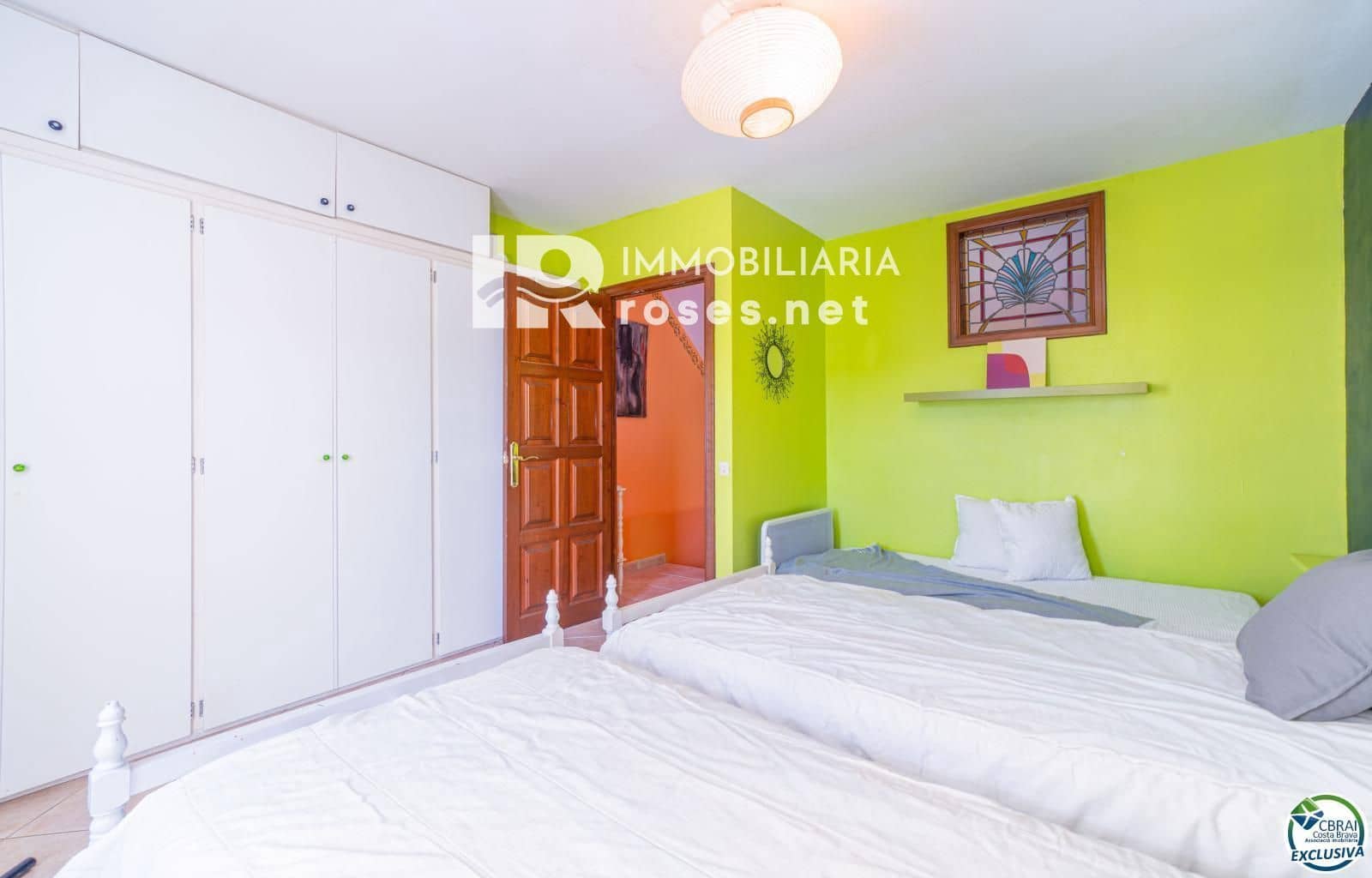 4 makuuhuone Omakotitalo myytävänä paikassa Empuriabrava mukana 
autotalli - 455 000 € (Ref: 9495305)