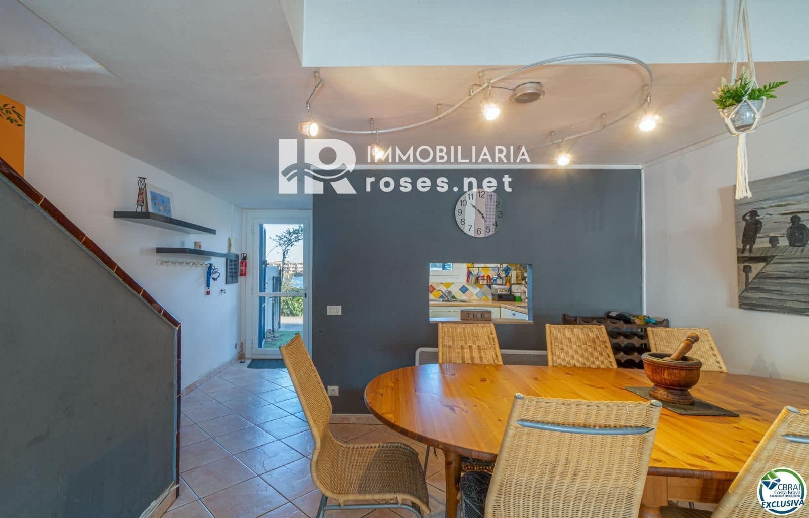 4 makuuhuone Omakotitalo myytävänä paikassa Empuriabrava mukana 
autotalli - 455 000 € (Ref: 9495305)