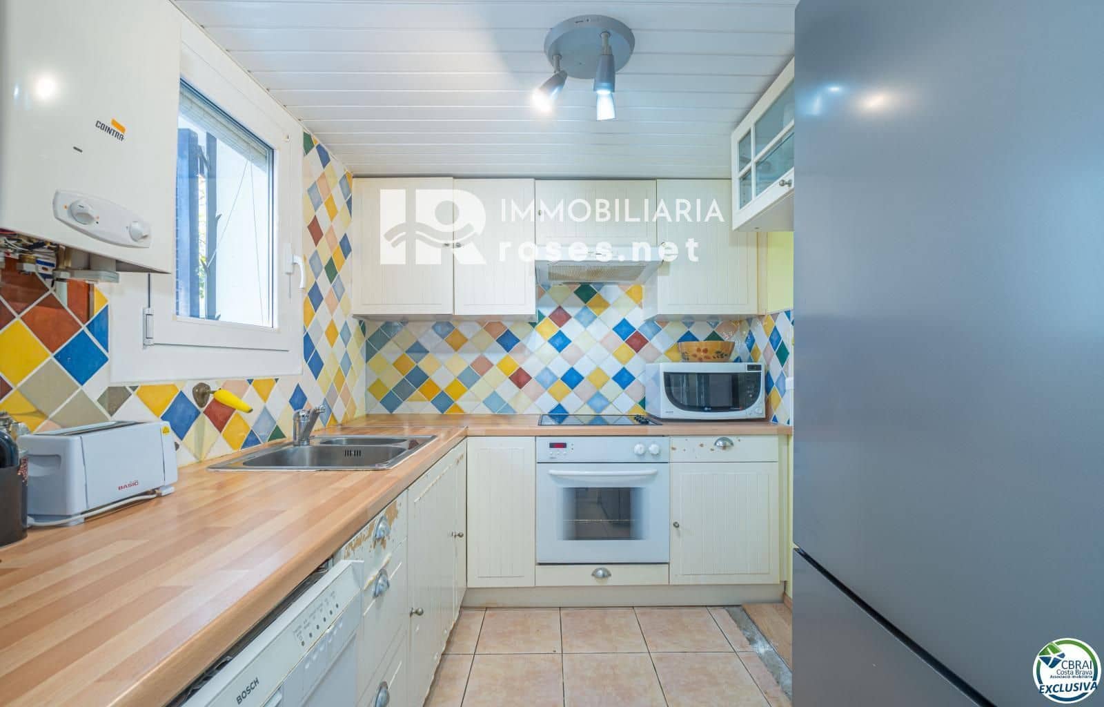 4 makuuhuone Omakotitalo myytävänä paikassa Empuriabrava mukana 
autotalli - 455 000 € (Ref: 9495305)