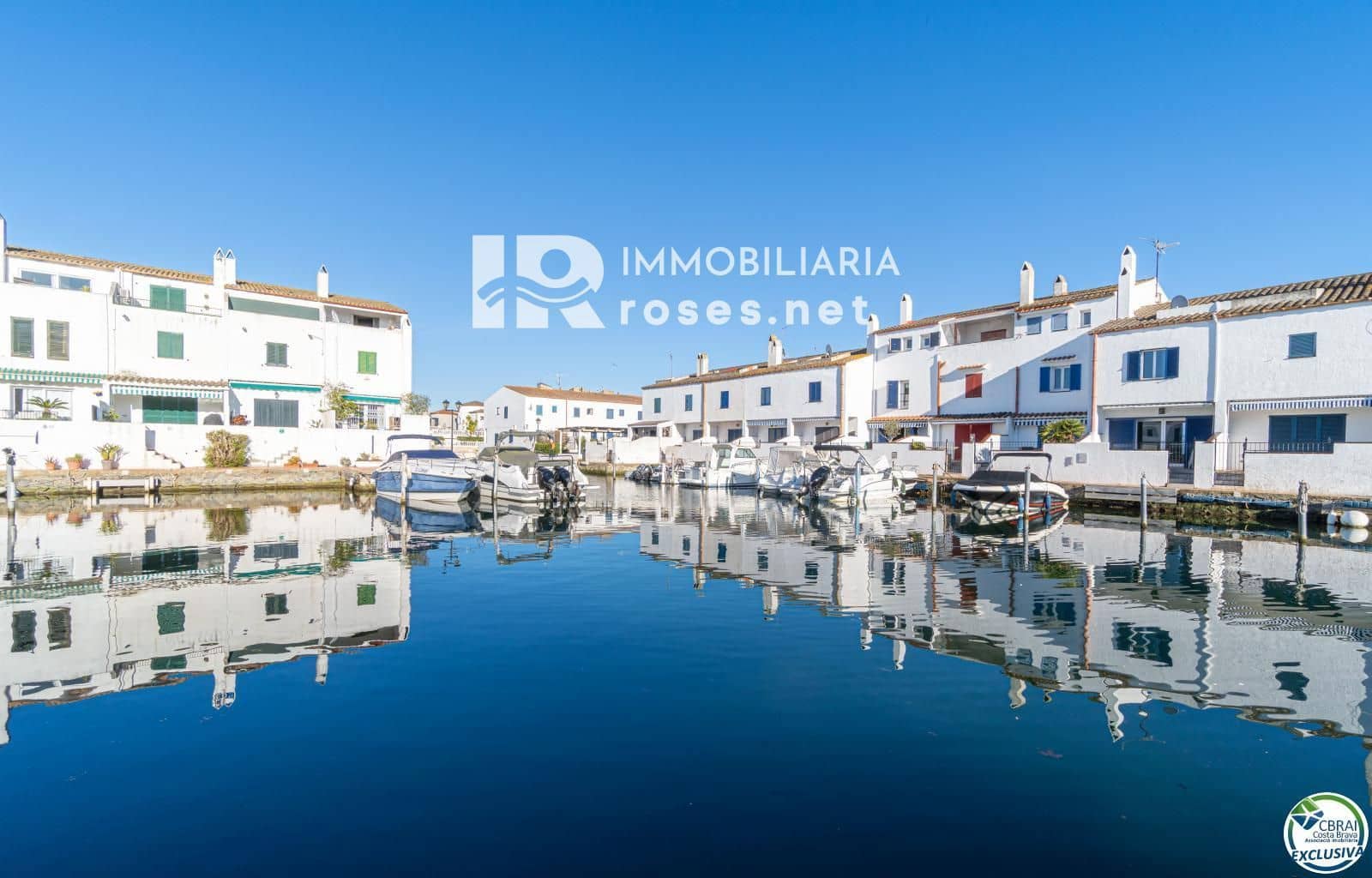 4 makuuhuone Omakotitalo myytävänä paikassa Empuriabrava mukana 
autotalli - 455 000 € (Ref: 9495305)