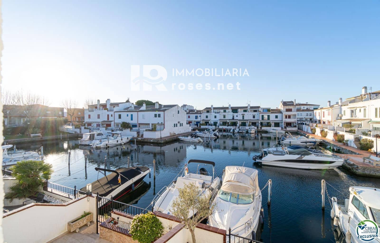 4 makuuhuone Omakotitalo myytävänä paikassa Empuriabrava mukana 
autotalli - 455 000 € (Ref: 9495305)