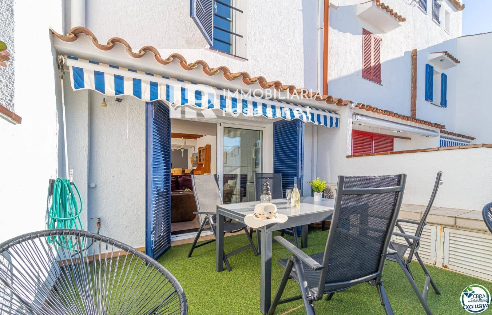 4 makuuhuone Omakotitalo myytävänä paikassa Empuriabrava mukana 
autotalli - 455 000 € (Ref: 9495305)