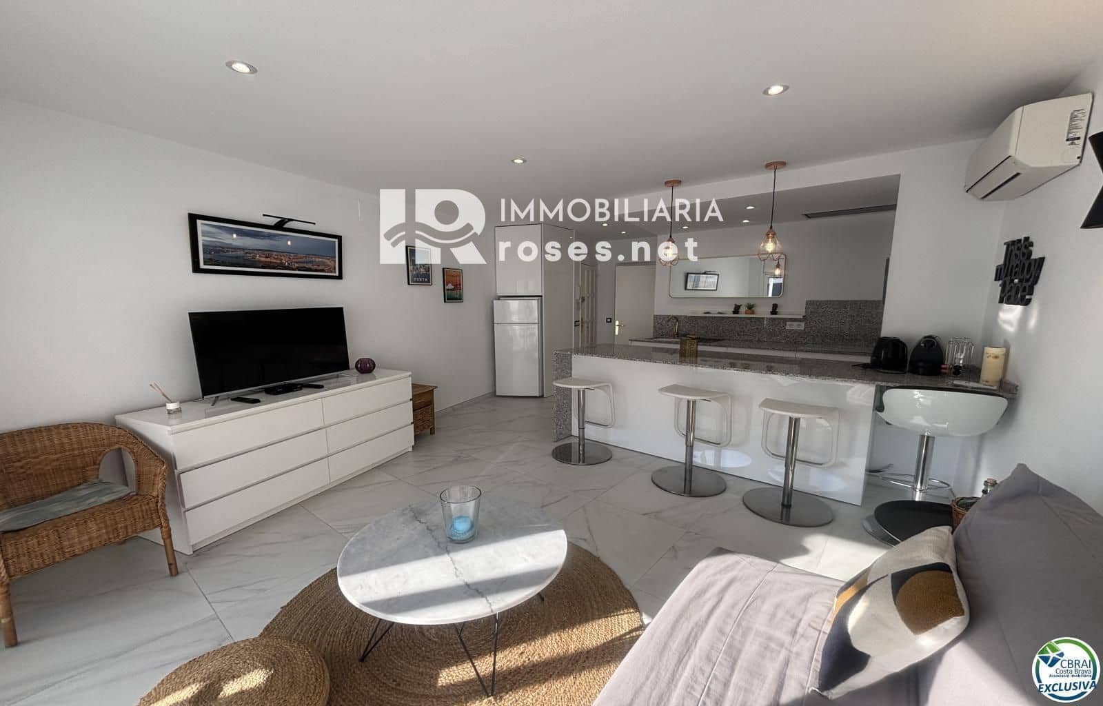 1 bedroom Flat for sale in Roses - € 215,000 (Ref: 9521598)