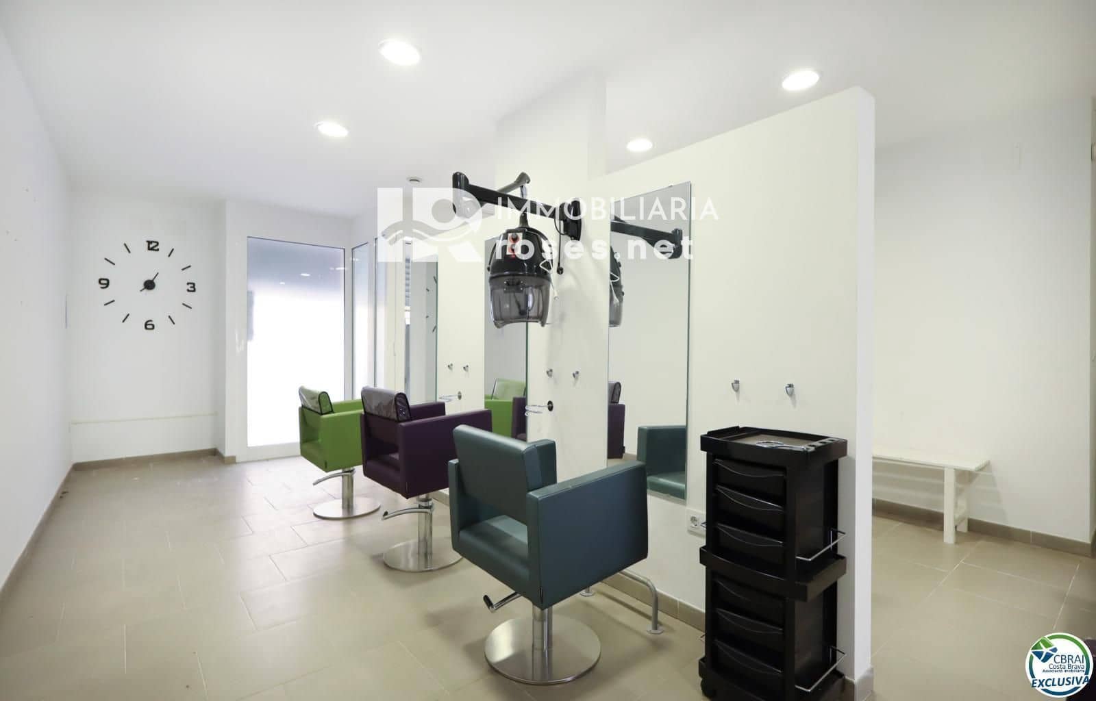 Commercial for sale in Roses - € 172,000 (Ref: 9528598)