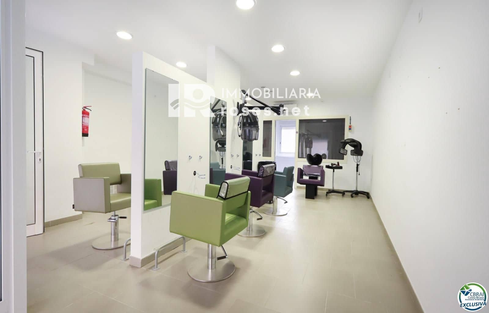 Commercial for sale in Roses - € 172,000 (Ref: 9528598)