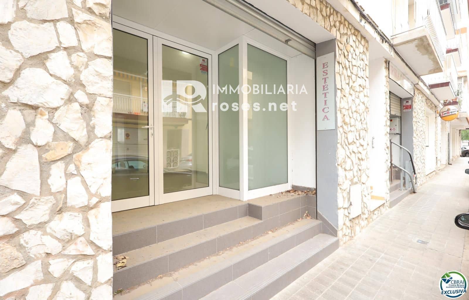 Commercial for sale in Roses - € 172,000 (Ref: 9528598)