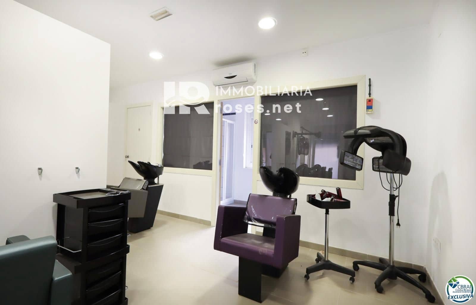 Commercial for sale in Roses - € 172,000 (Ref: 9528598)