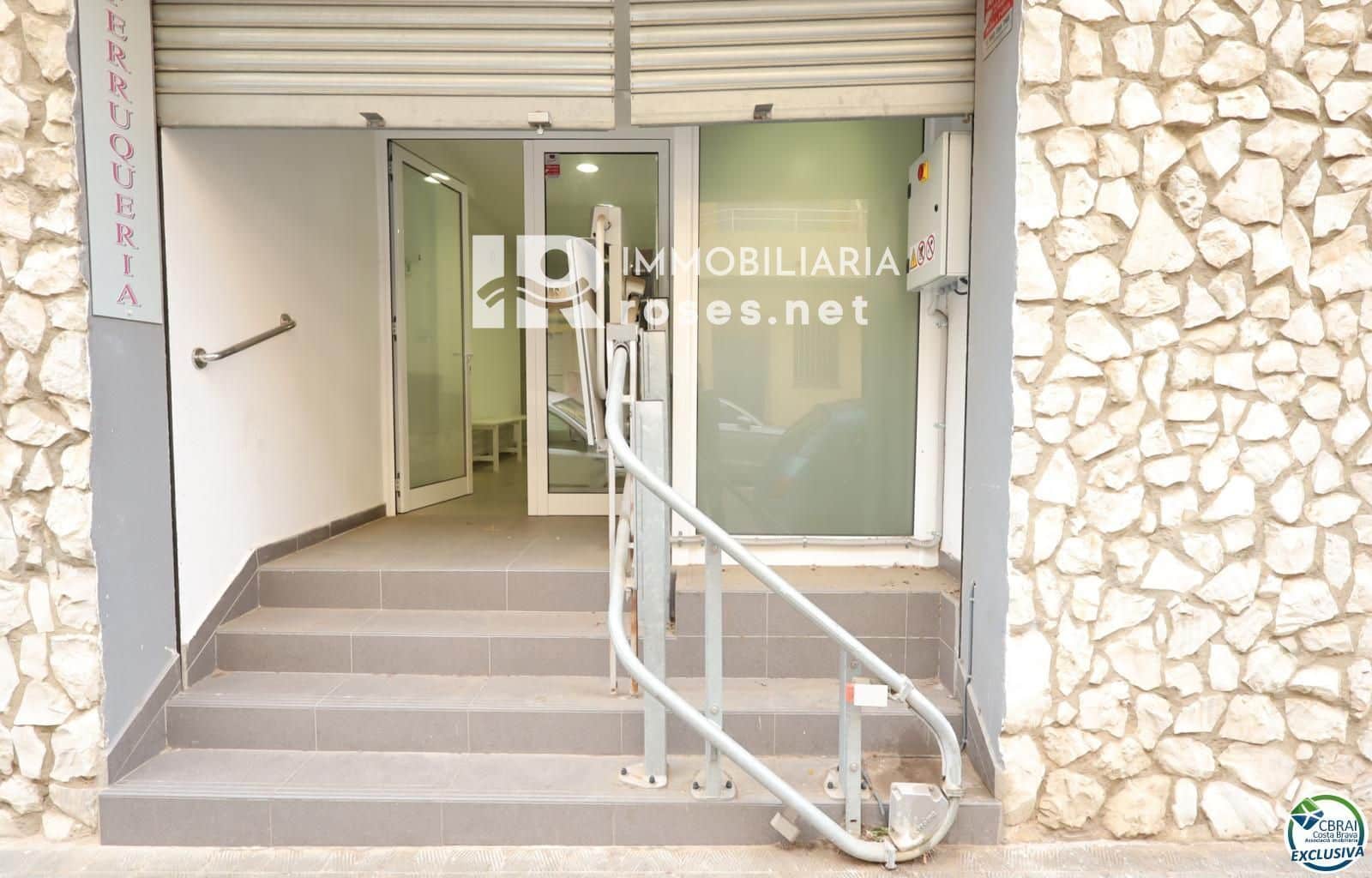 Commercial for sale in Roses - € 172,000 (Ref: 9528598)