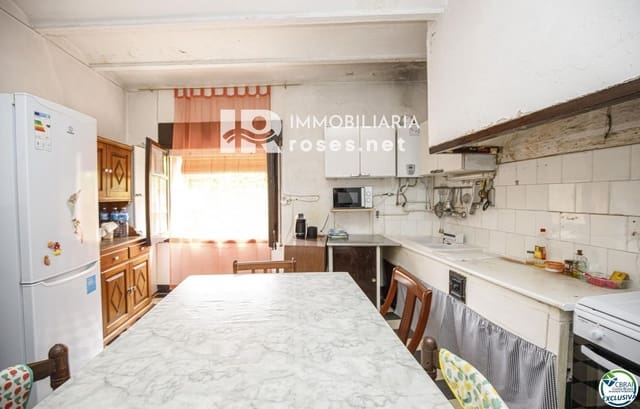 3 bedroom Villa for sale in Palau de Santa Eulàlia with garage - € 380,000 (Ref: 9528600)