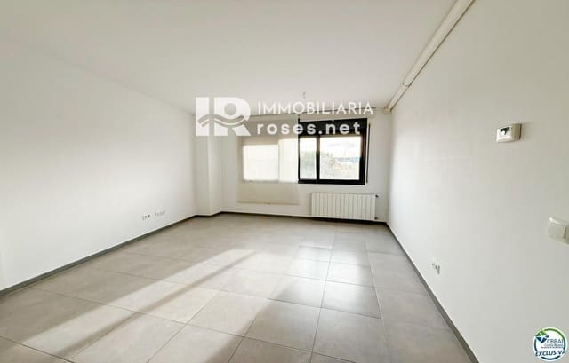 3 bedroom Flat for sale in Vilatenim, Figueres with pool garage - € 275,000 (Ref: 9534454)