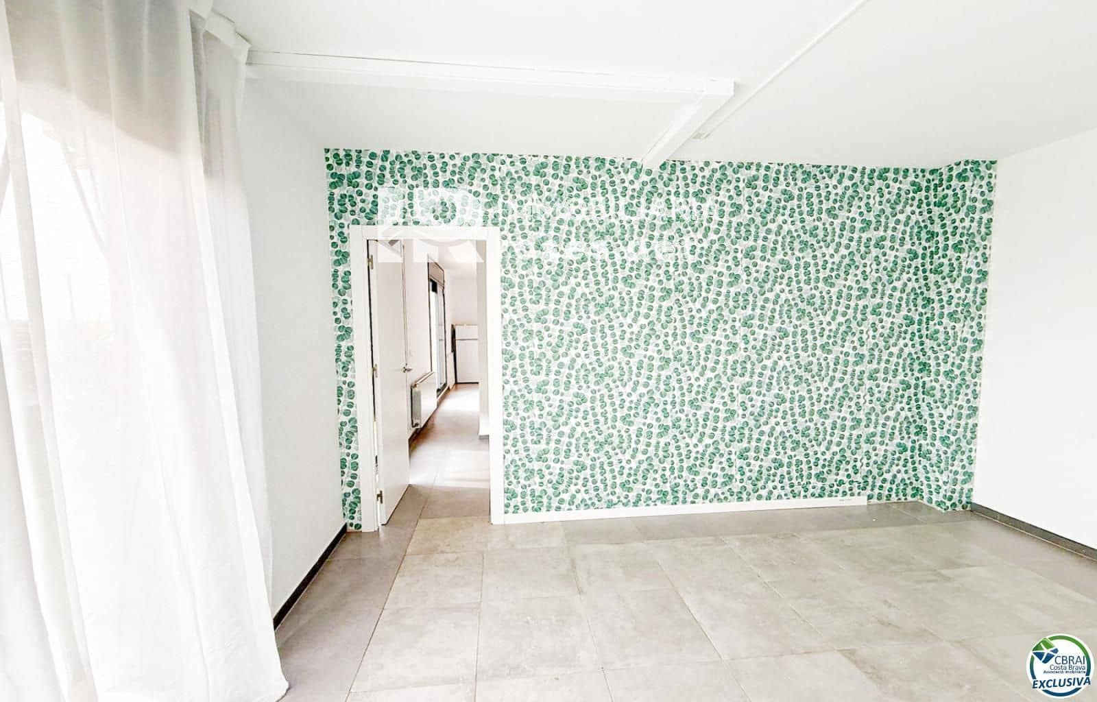 3 bedroom Flat for sale in Figueres with pool garage - € 275,000 (Ref: 9534454)