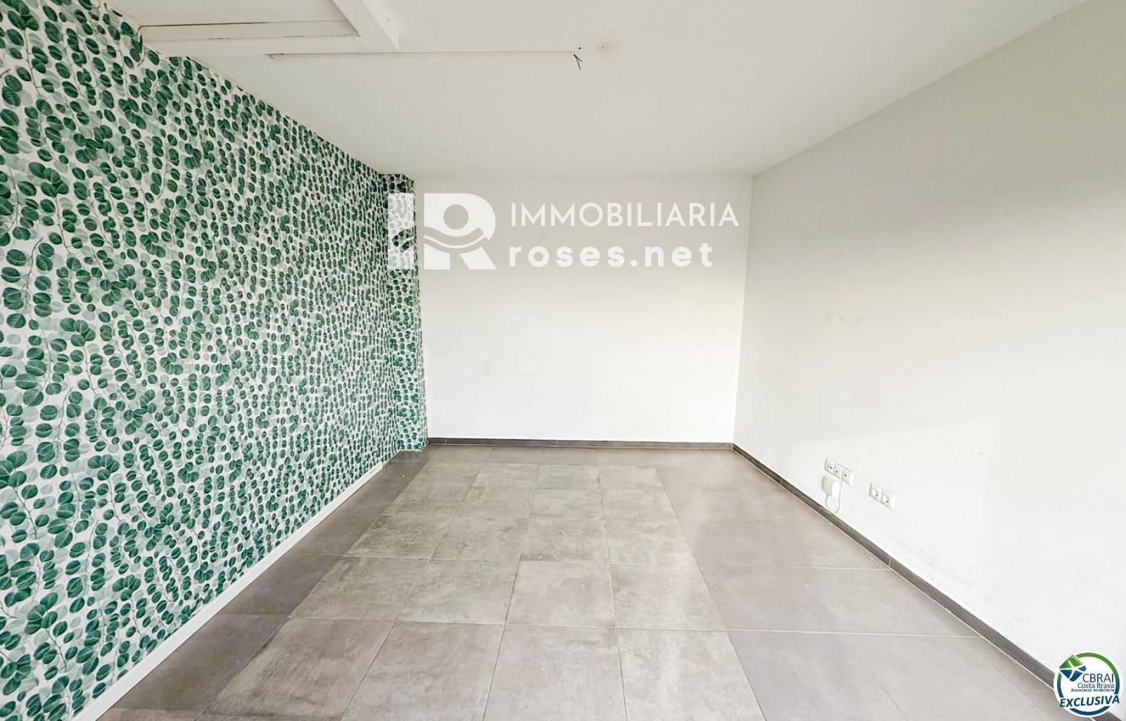 3 bedroom Flat for sale in Figueres with pool garage - € 275,000 (Ref: 9534454)