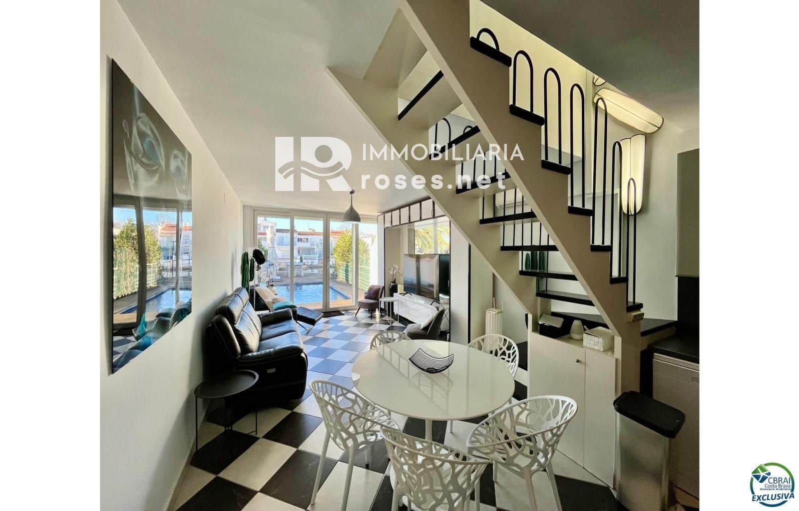 3 chambre Maison de Ville à vendre à Empuriabrava avec piscine garage - 595 000 € (Ref: 9538921)