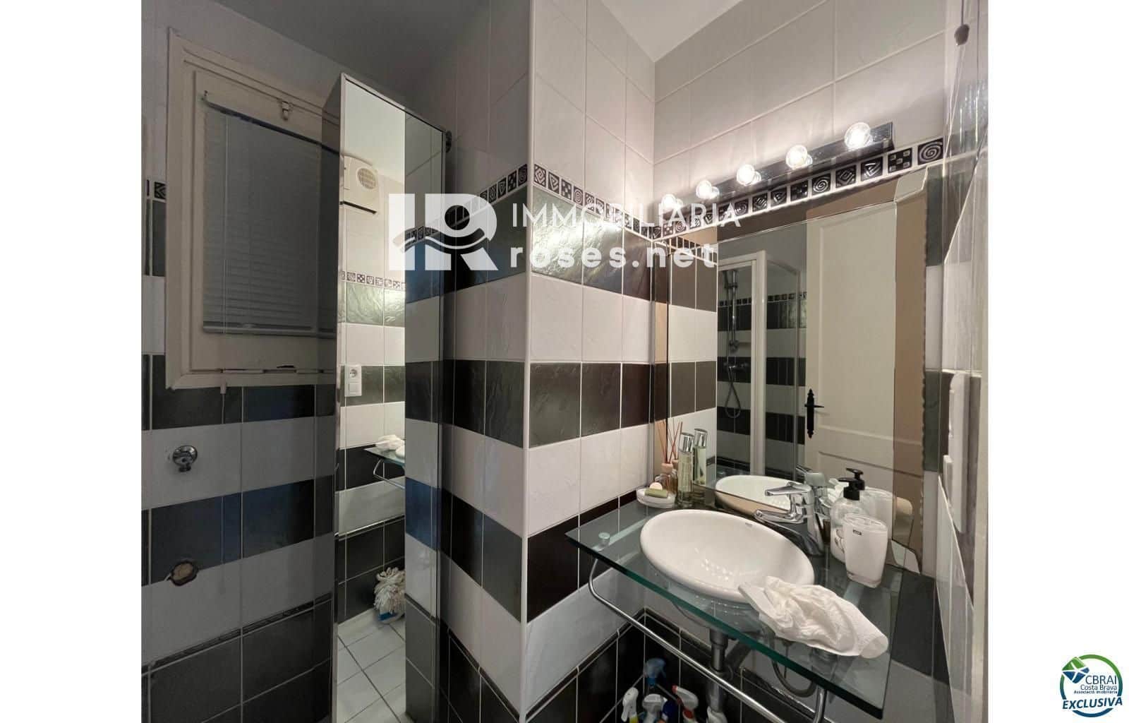 3 chambre Maison de Ville à vendre à Empuriabrava avec piscine garage - 595 000 € (Ref: 9538921)