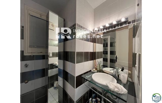 3 sypialnia Dom na sprzedaż w Empuriabrava, Castelló d'Empúries z basenem garażem - 595 000 € (Ref: 9538921)