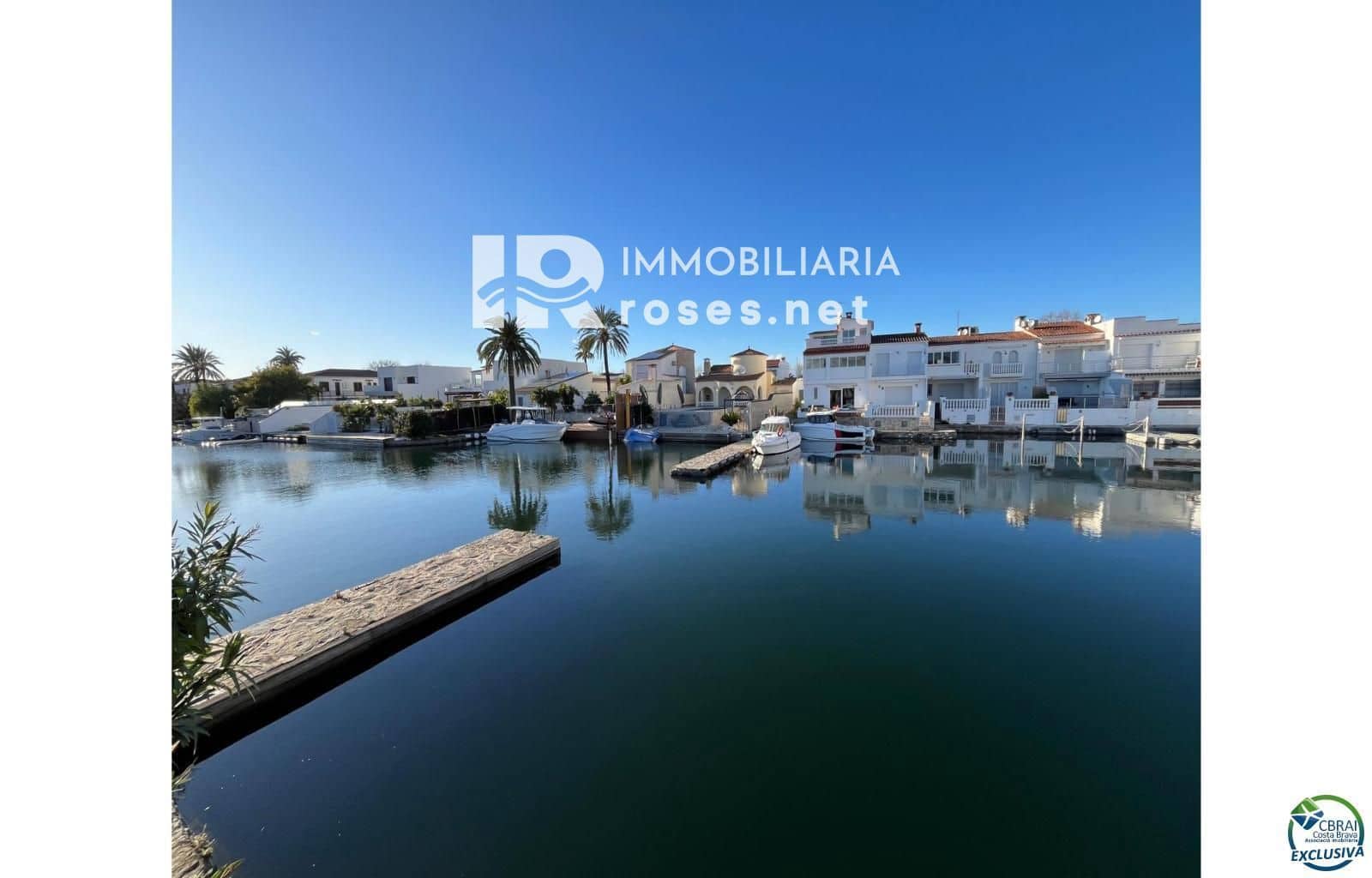 3 chambre Maison de Ville à vendre à Empuriabrava avec piscine garage - 595 000 € (Ref: 9538921)