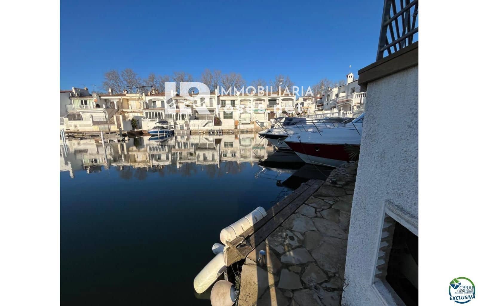 3 chambre Maison de Ville à vendre à Empuriabrava avec piscine garage - 595 000 € (Ref: 9538921)