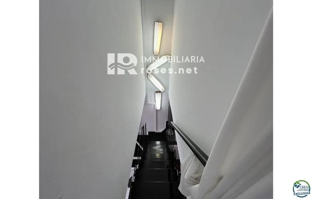 3 sypialnia Dom na sprzedaż w Empuriabrava, Castelló d'Empúries z basenem garażem - 595 000 € (Ref: 9538921)