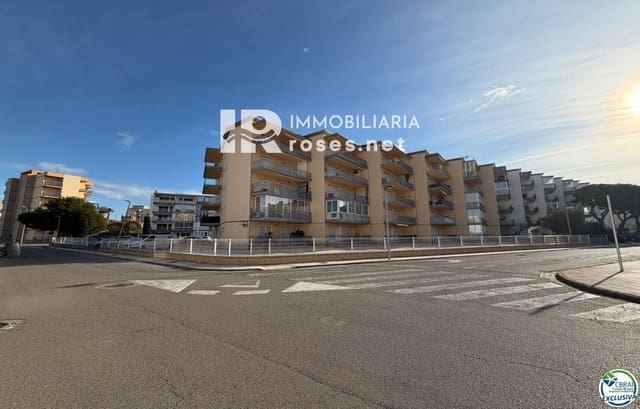 2 bedroom Flat for sale in Santa Margarida, Roses - € 175,000 (Ref: 9538924)