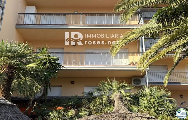2 bedroom Flat for sale in Santa Margarida, Roses - € 175,000 (Ref: 9538924)