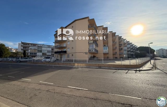 2 bedroom Flat for sale in Santa Margarida, Roses - € 175,000 (Ref: 9538924)