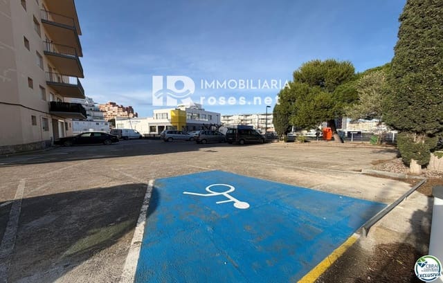2 bedroom Flat for sale in Santa Margarida, Roses - € 175,000 (Ref: 9538924)