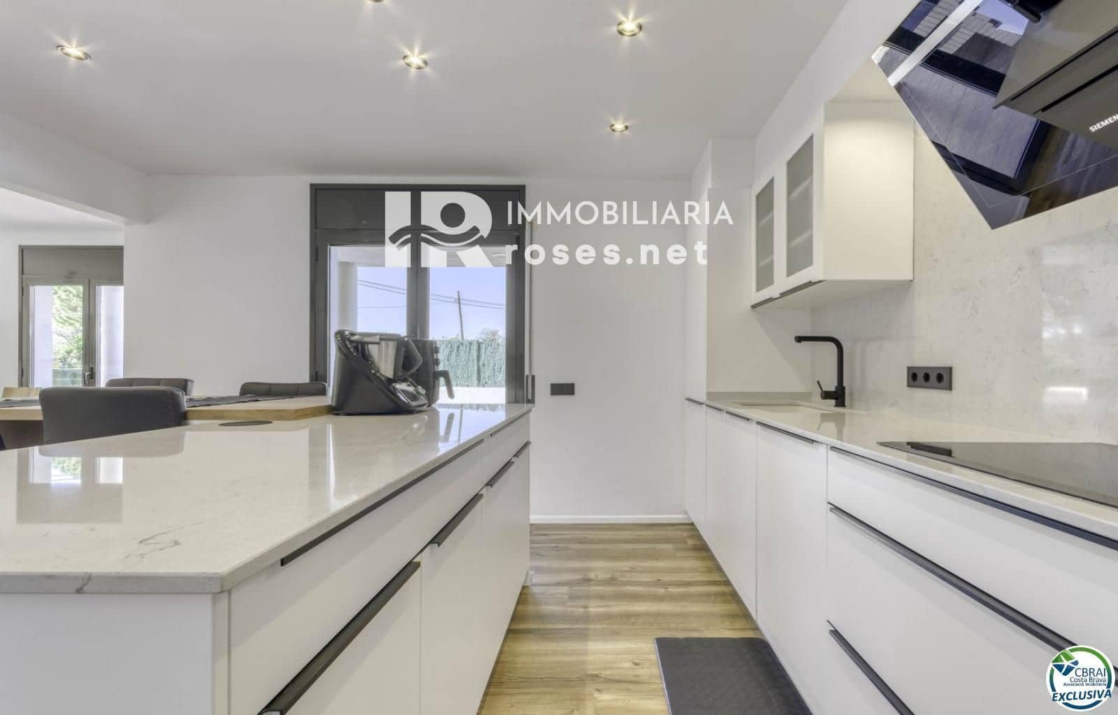 4 bedroom Villa for sale in Cistella with pool garage - € 730,000 (Ref: 9548606)