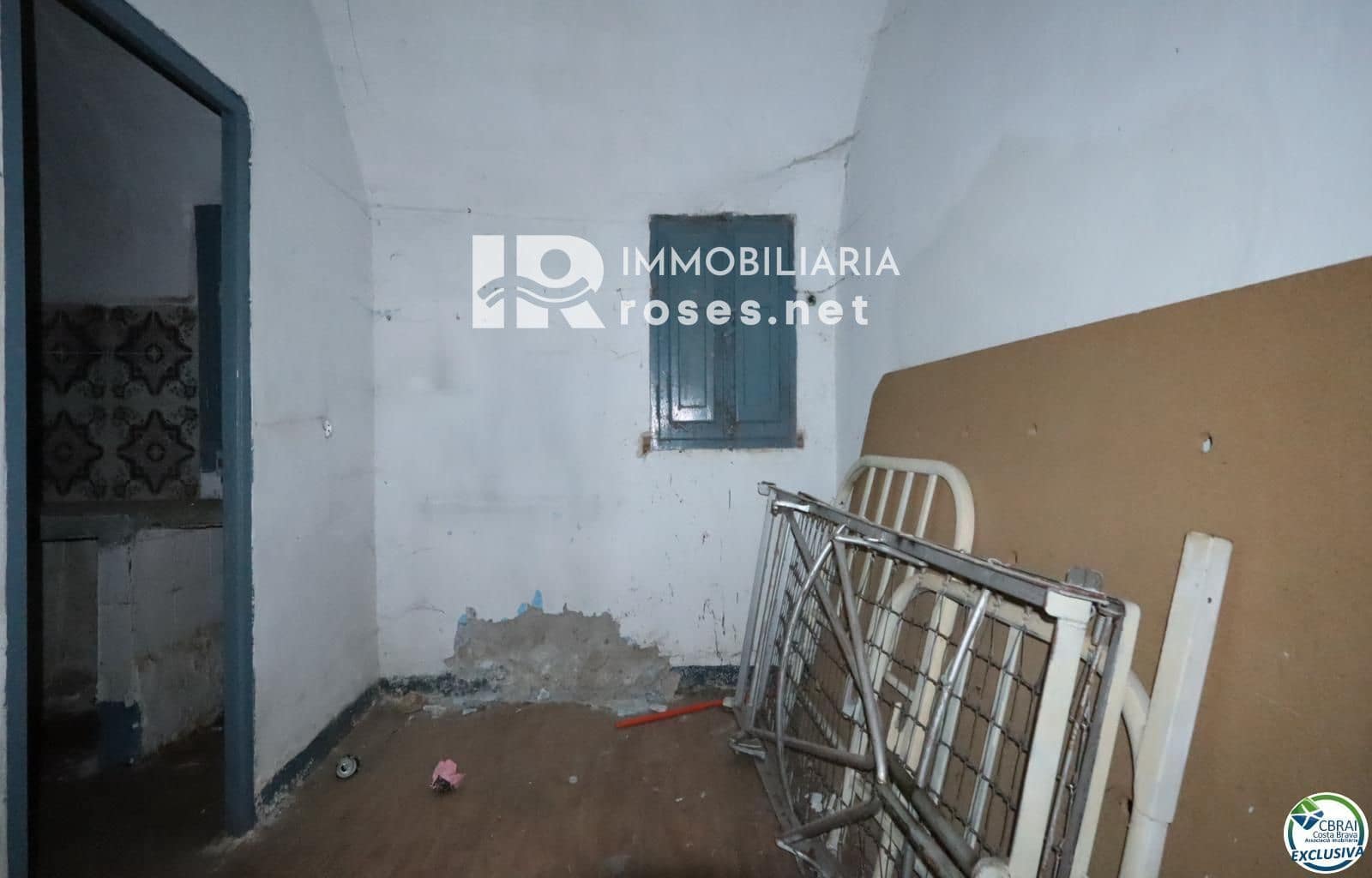 7 bedroom Villa for sale in Santa Llogaia d'Alguema - € 249,000 (Ref: 9558975)