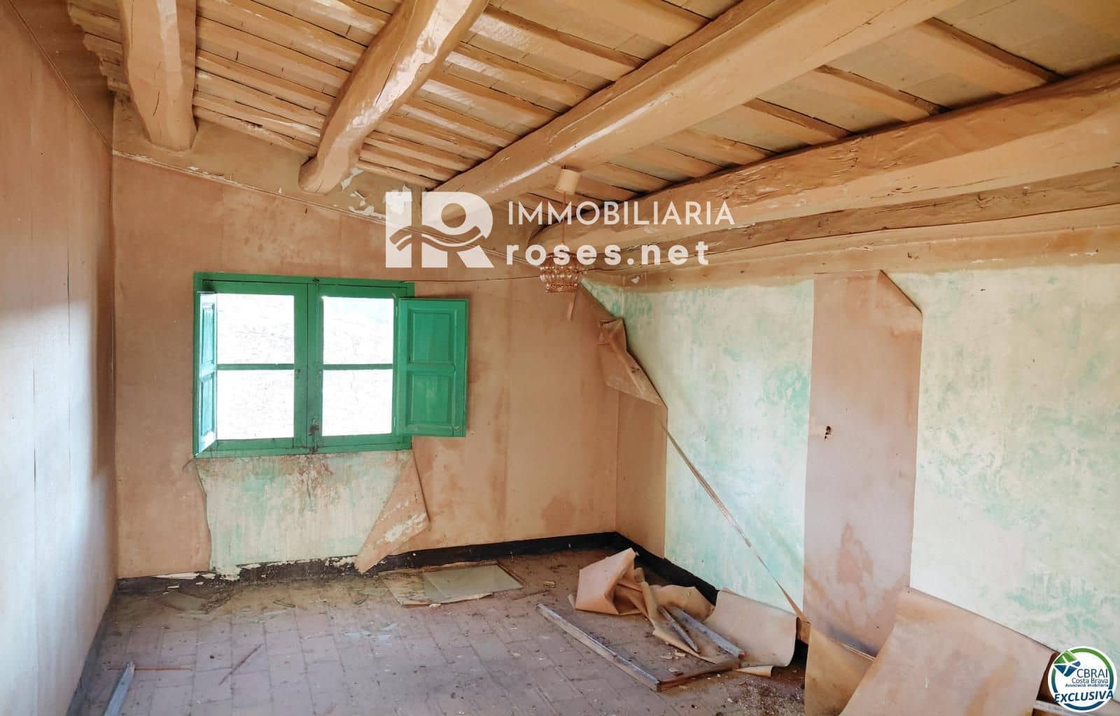 7 bedroom Villa for sale in Santa Llogaia d'Alguema - € 249,000 (Ref: 9558975)