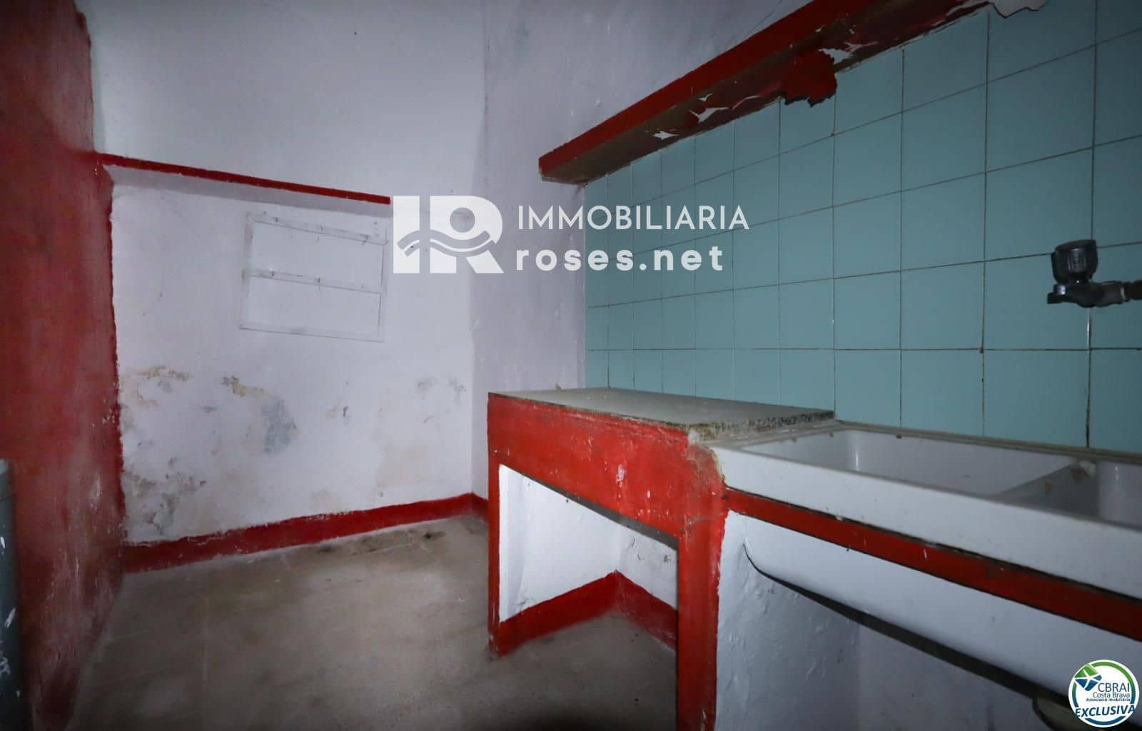 7 bedroom Villa for sale in Santa Llogaia d'Alguema - € 249,000 (Ref: 9558975)