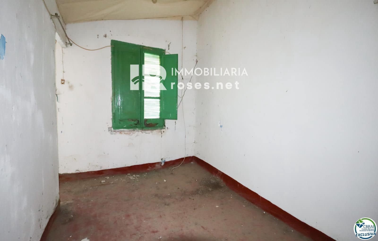 7 bedroom Villa for sale in Santa Llogaia d'Alguema - € 249,000 (Ref: 9558975)