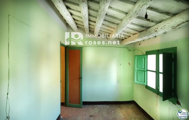 7 soverom Villa til salgs i Santa Llogaia d'Alguema - € 249 000 (Ref: 9558975)