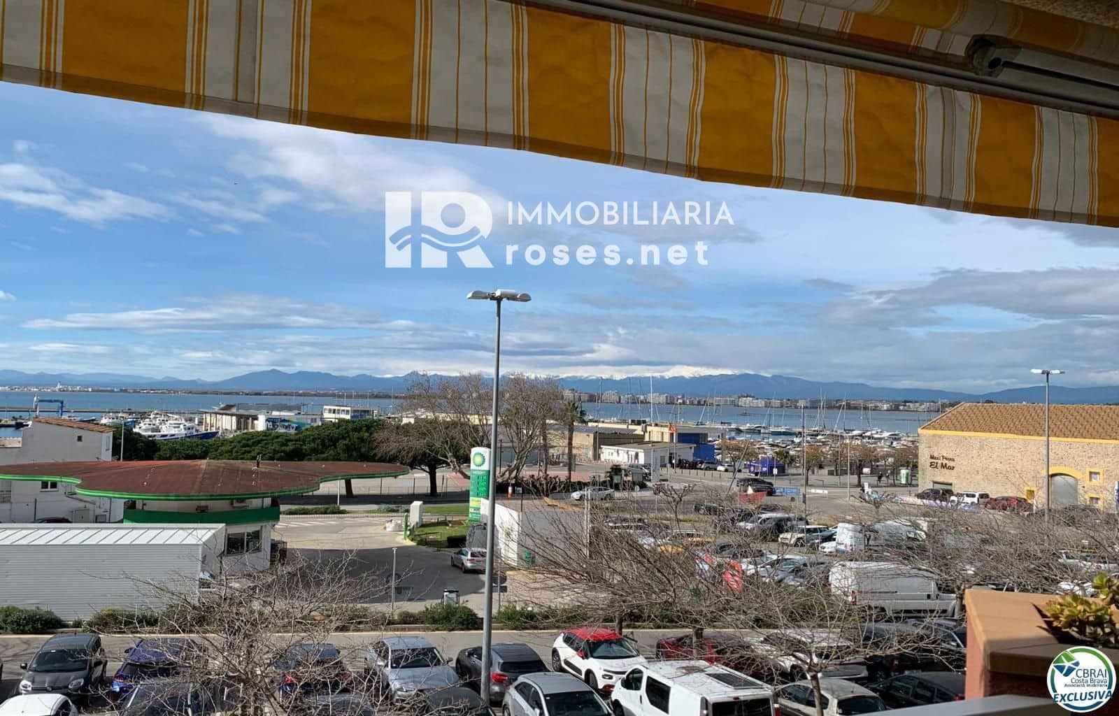 2 bedroom Flat for sale in Roses - € 265,000 (Ref: 9591657)