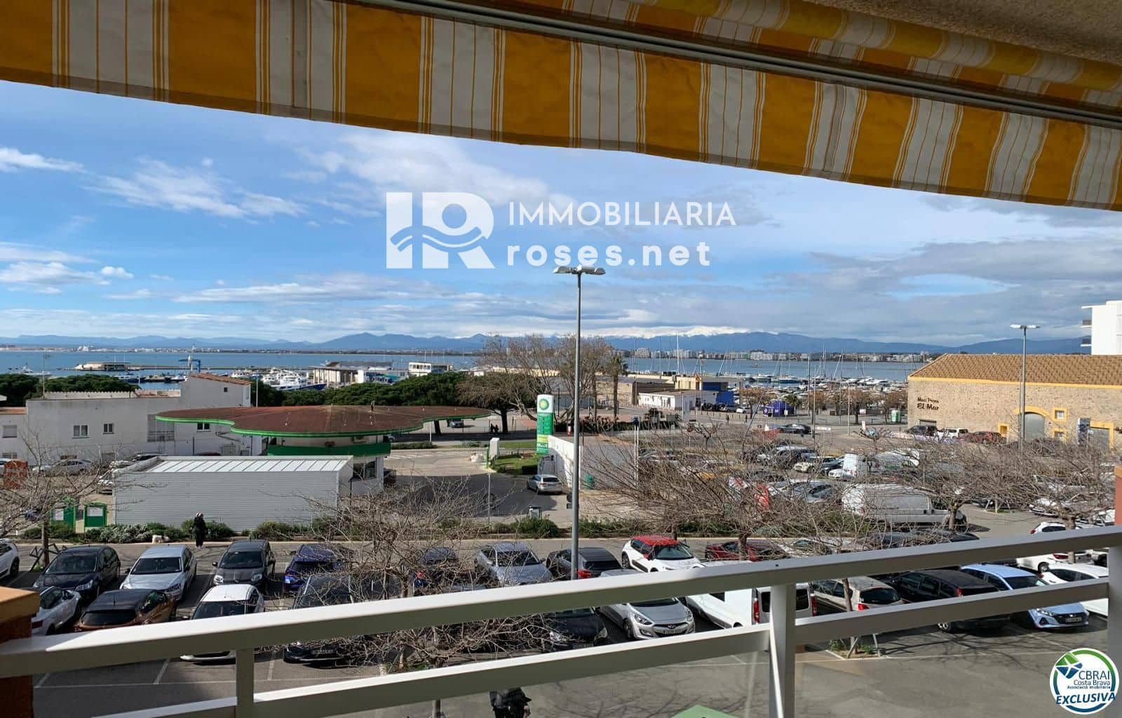 2 bedroom Flat for sale in Roses - € 265,000 (Ref: 9591657)