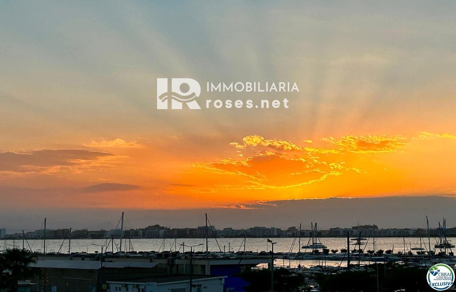 2 bedroom Flat for sale in Roses - € 265,000 (Ref: 9591657)