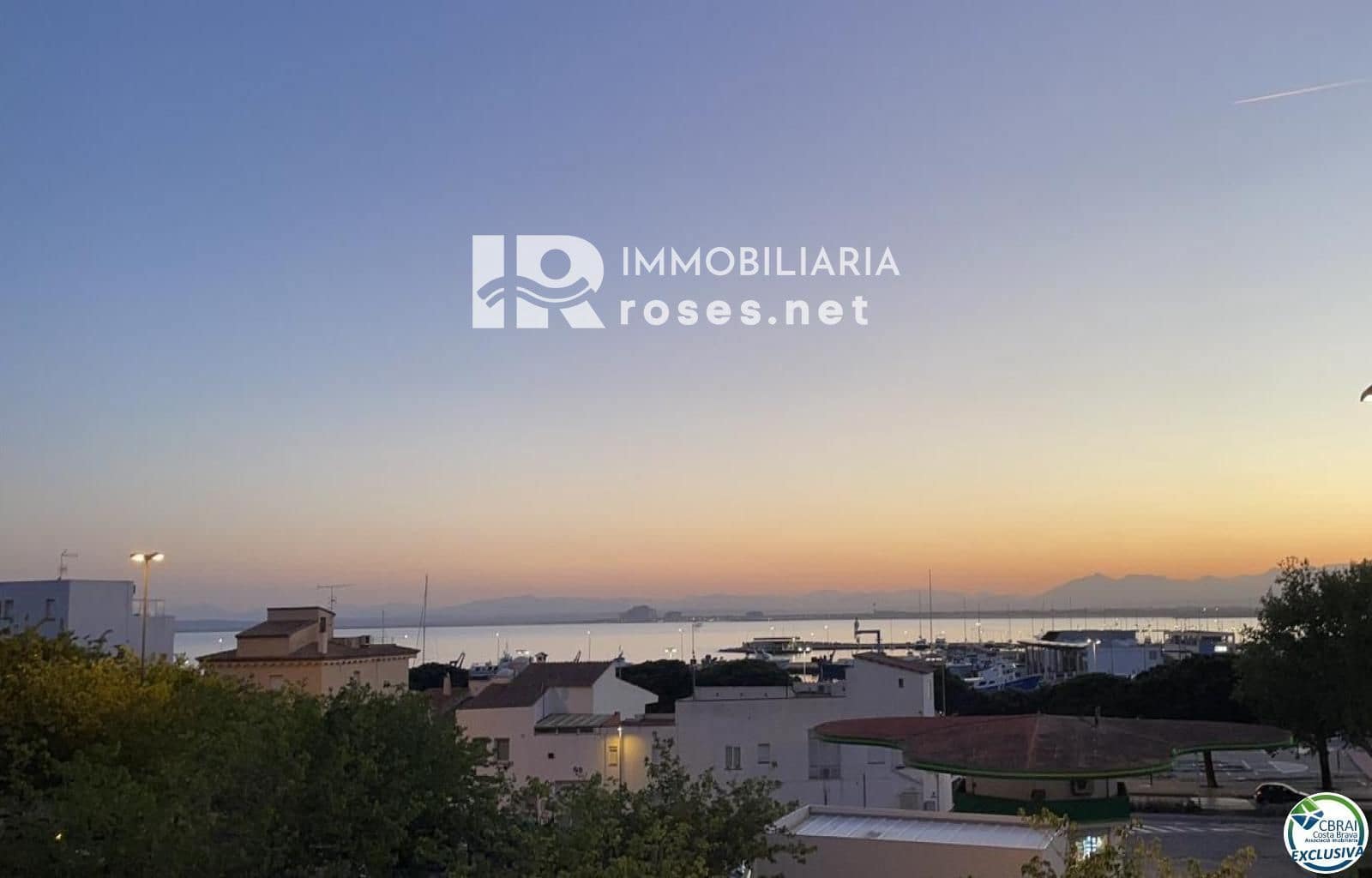 2 bedroom Flat for sale in Roses - € 265,000 (Ref: 9591657)
