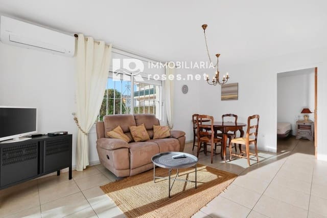 2 makuuhuone Asunto myytävänä paikassa Roses - 175 000 € (Ref: 9605454)